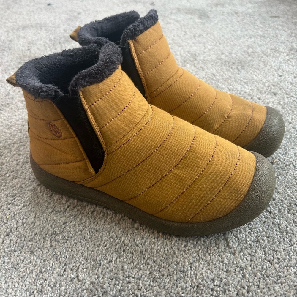 Slip on Faux Fur Lined Water Resistant Snow Boots
